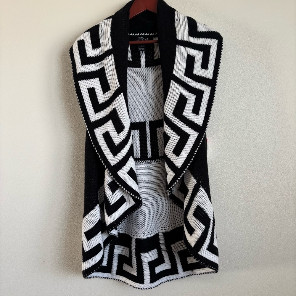 Women’s Geometric Long Open Front Black & White Sweater Vest Size Large